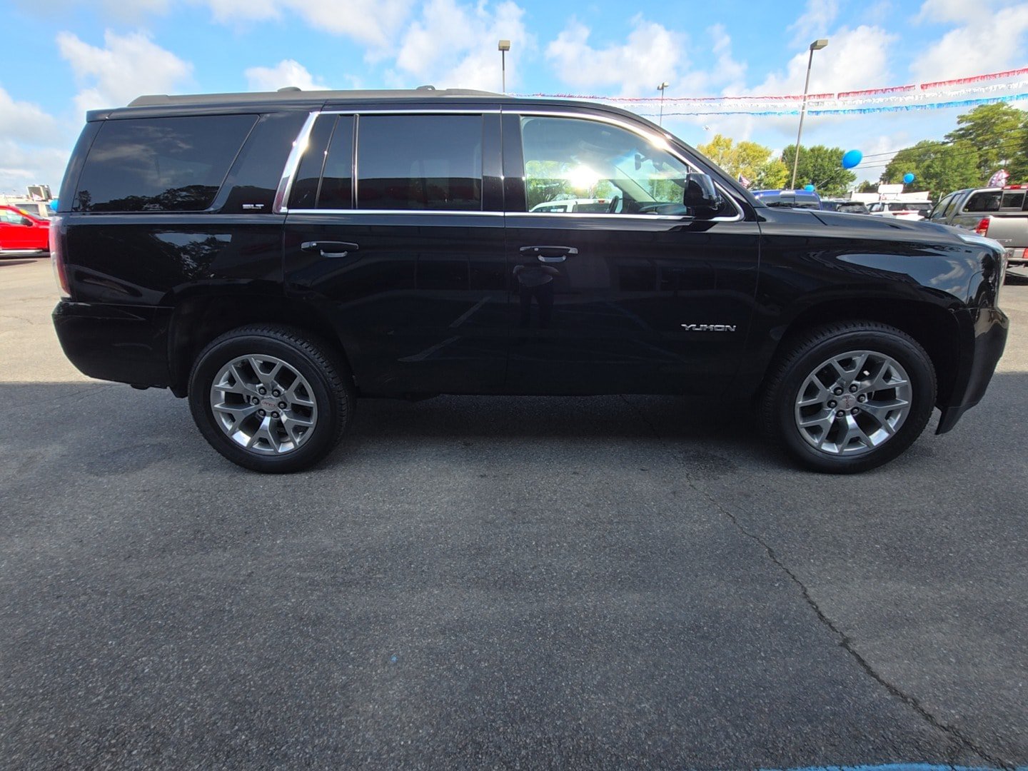 Used 2018 GMC Yukon SLT w/ HD Trailering Package AWD/4WD image 5