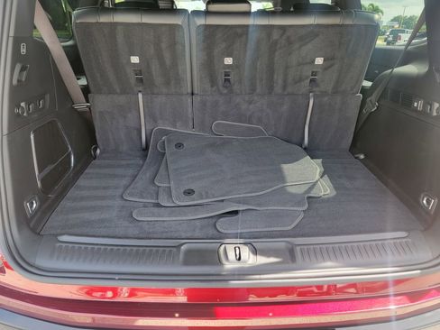 Used 2025 Jeep Wagoneer Series II image 17