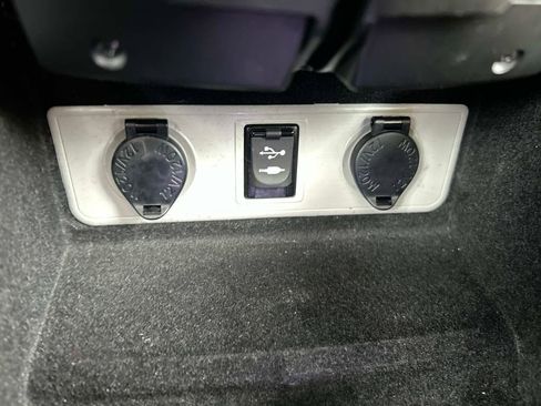 Used 2018 Toyota Avalon Touring image 31