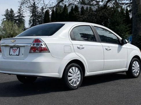 Used 2011 Chevrolet Aveo LT w/ Power and Convenience Package image 5