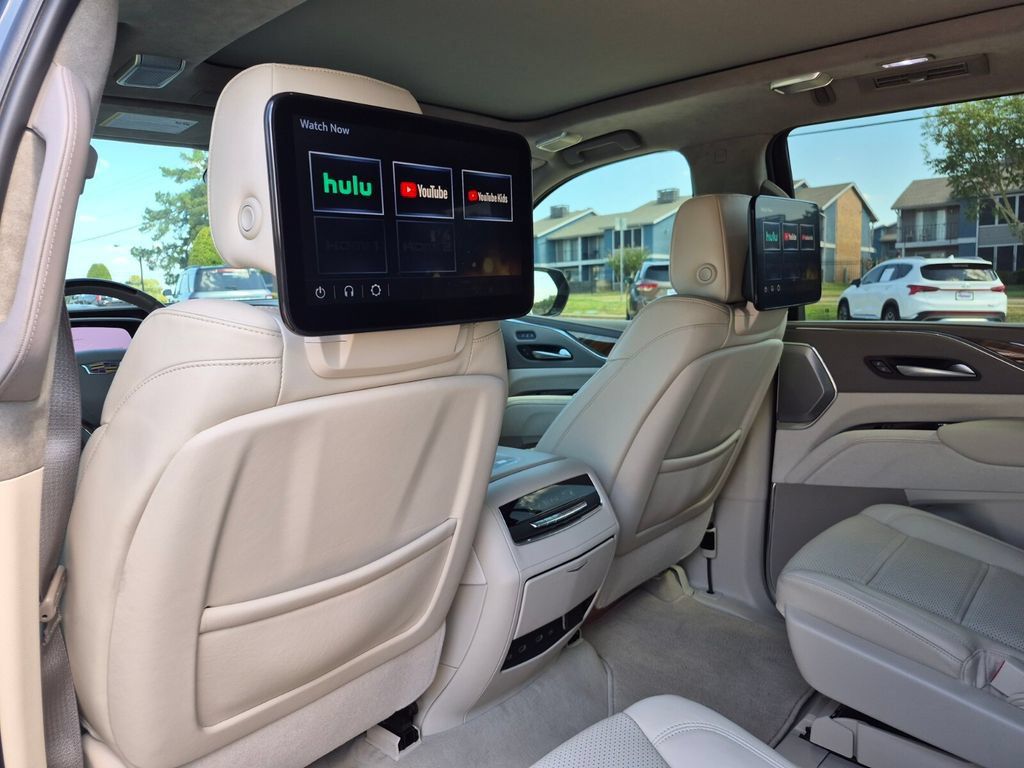 Used 2024 Cadillac Escalade Premium Luxury Platinum w/ Heavy-Duty Trailer Package AWD/4WD image 45