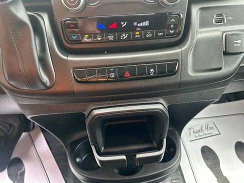 Used 2024 RAM ProMaster 2500 w/ Convenience Group FWD image 18