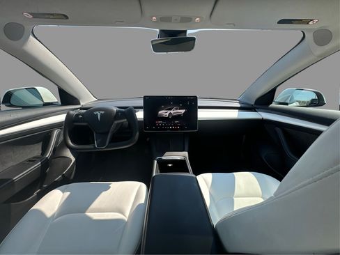 Used 2022 Tesla Model 3 Long Range AWD/4WD image 32