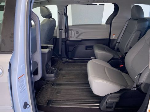 Used 2024 Toyota Sienna XLE w/ XLE Plus Package AWD/4WD image 34