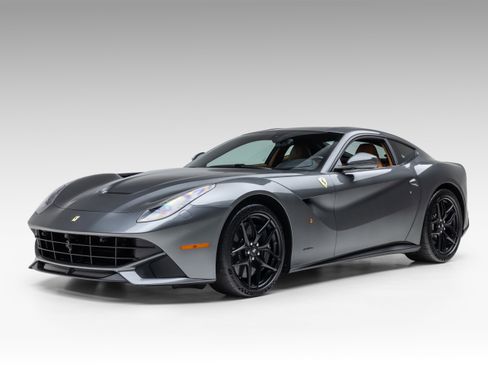 Certified 2015 Ferrari F12 Berlinetta image 4