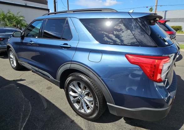 Used 2020 Ford Explorer XLT w/ Equipment Group 202A RWD image 3
