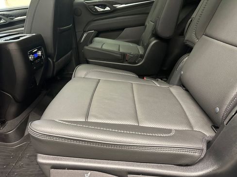 Used 2023 GMC Yukon Denali AWD/4WD image 18