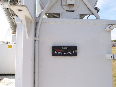 Used 2007 Ford F550 2WD Regular Cab Super Duty image 18