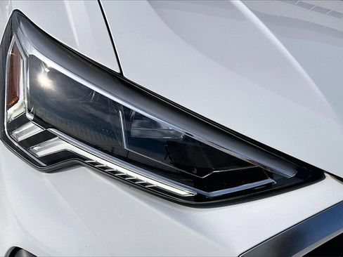 Used 2024 Audi Q3 2.0T Premium Plus w/ Premium Plus Package image 32