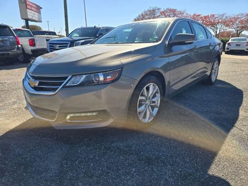 Used 2019 Chevrolet Impala LT image 3