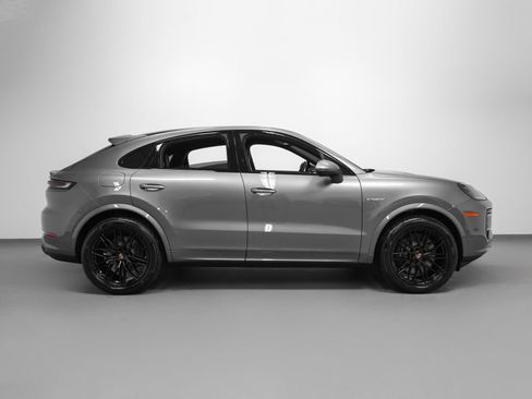 New 2026 Porsche Cayenne E-Hybrid Coupe AWD/4WD image 13