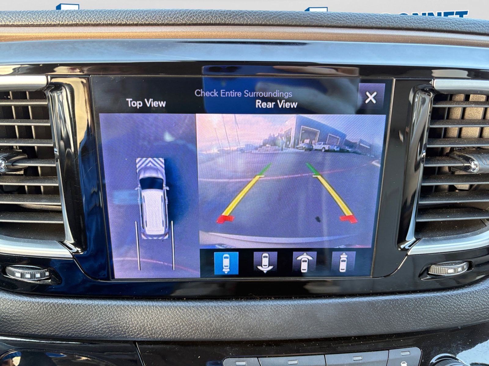 Used 2017 Chrysler Pacifica Touring-L Plus w/ Advanced Safetytec Group FWD image 16