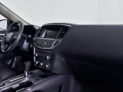 Used 2017 Nissan Pathfinder SL image 29