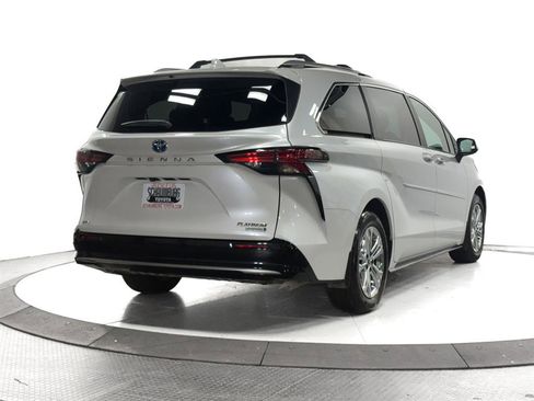 Certified 2023 Toyota Sienna Platinum image 12