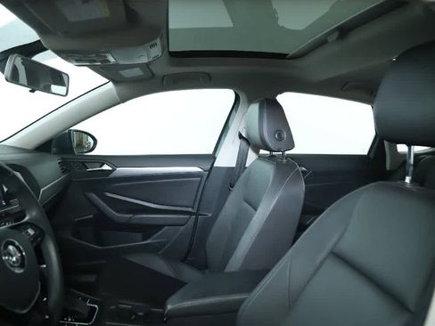 Used 2019 Volkswagen Jetta SE FWD image 19
