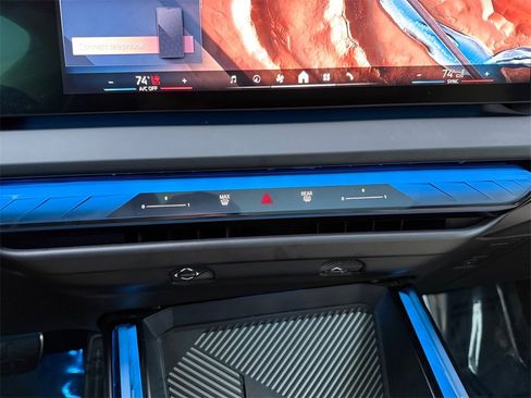 Used 2025 BMW X3 xDrive30i w/ M Sport Package image 27