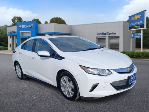 Used 2017 Chevrolet Volt Premier w/ Driver Confidence II Package image 2