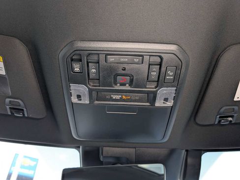 Used 2025 Toyota Tundra Platinum AWD/4WD image 31