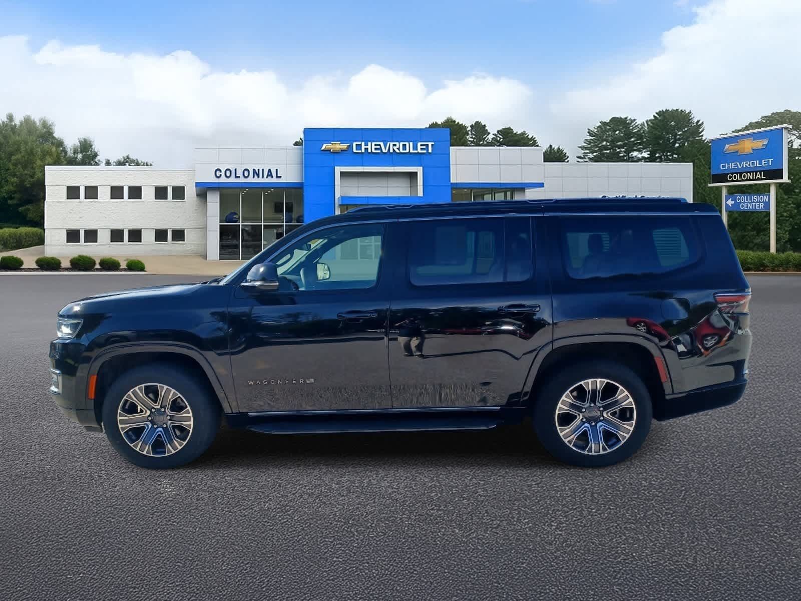 Used 2023 Jeep Wagoneer 4WD w/ Premium Group I image 6