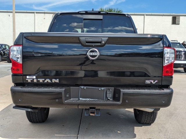 Used 2024 Nissan Titan SV w/ SV Convenience Package RWD image 6