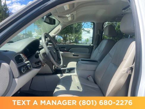 Used 2009 Chevrolet Tahoe LT w/ Luxury Package AWD/4WD image 13