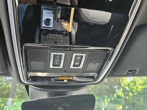 Used 2018 Land Rover Range Rover Supercharged image 16