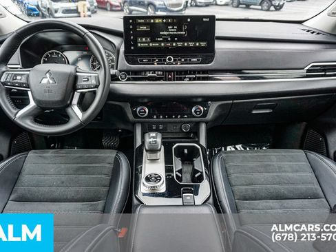 Used 2025 Mitsubishi Outlander SE FWD image 28