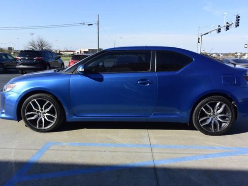 Used 2016 Scion tC image 2