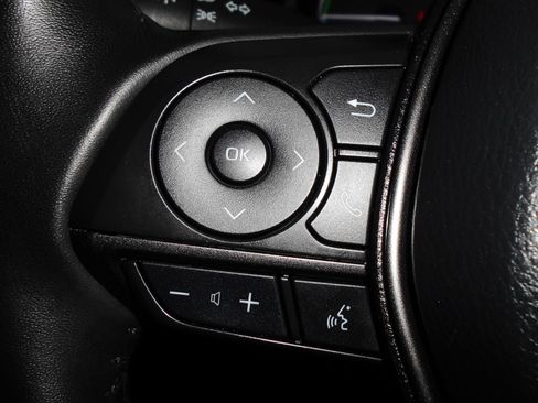 Used 2022 Toyota Camry SE image 18