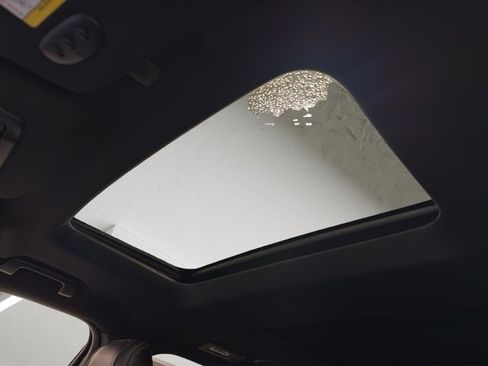 Used 2018 Ford Explorer Limited image 22