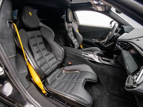 Used 2025 Ferrari 12Cilindri RWD image 12