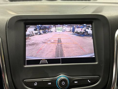 Used 2023 Chevrolet Equinox LT AWD/4WD image 25
