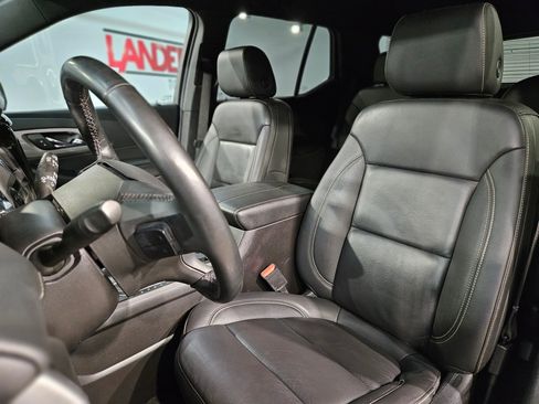 Used 2023 Chevrolet Traverse LT w/ LT Premium Package image 25