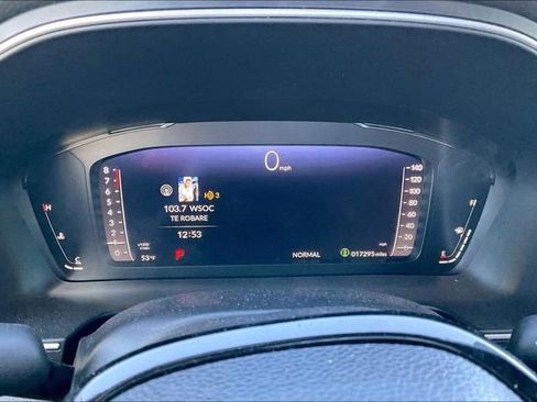 Used 2025 Honda Pilot Black Edition image 10