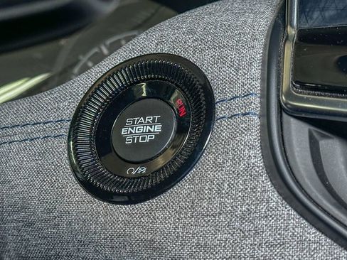 Used 2024 Jeep Compass Latitude image 36