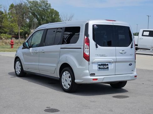 Used 2022 Ford Transit Connect XLT FWD image 5