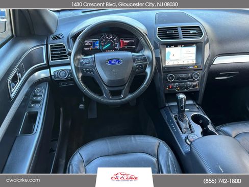 Used 2017 Ford Explorer XLT w/ Equipment Group 202A image 18