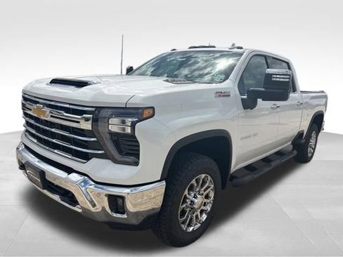 New 2026 Chevrolet Silverado 2500 LTZ w/ LTZ Premium Package AWD/4WD image 5