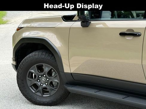 Used 2024 Lexus GX 550 AWD/4WD image 7