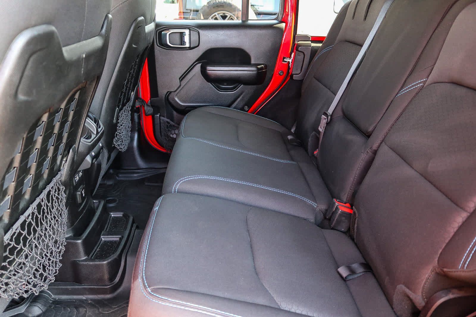 Used 2021 Jeep Wrangler Unlimited Rubicon 4xe w/ Cold Weather Group AWD/4WD image 18