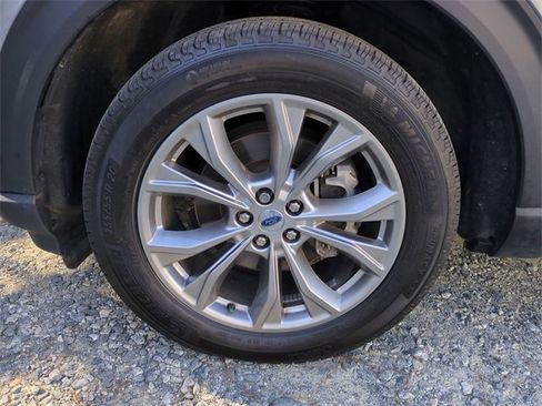 Used 2023 Ford Explorer Limited w/ Equipment Group 301A image 10