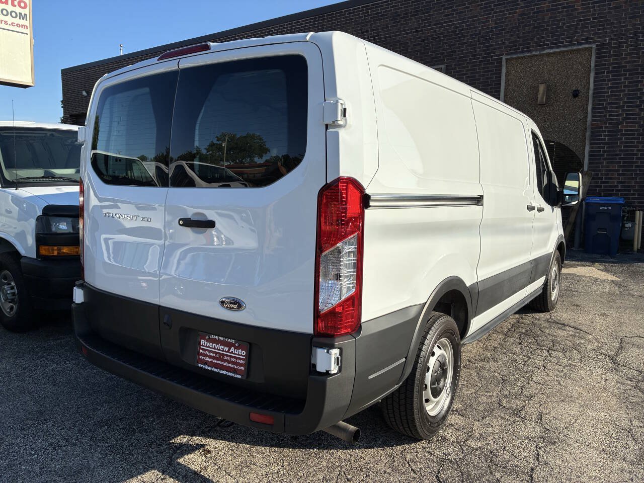 Used 2023 Ford Transit 150 Low Roof RWD image 5