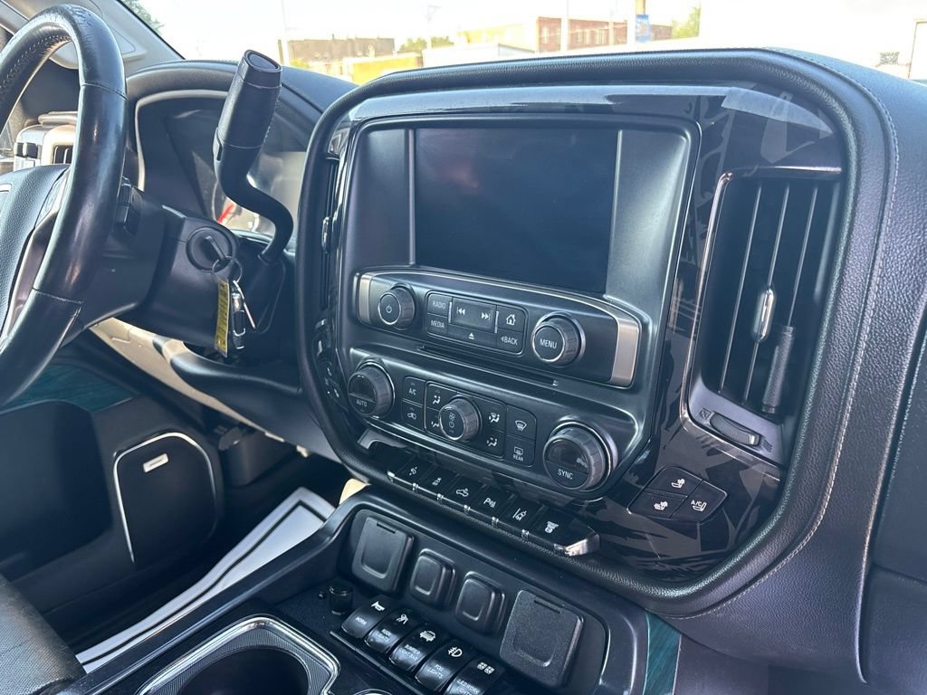 Used 2015 GMC Sierra 2500 Denali w/ Duramax Plus Package AWD/4WD image 44
