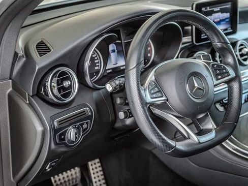 Used 2019 Mercedes-Benz GLC 300 image 24