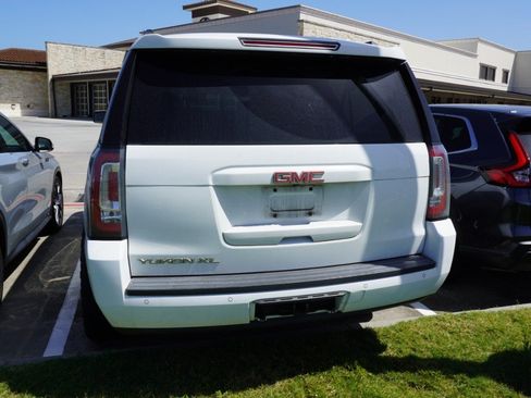 Used 2017 GMC Yukon XL SLT w/ Open Road Package AWD/4WD image 5