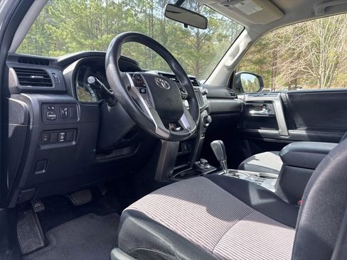 Used 2014 Toyota 4Runner SR5 image 9