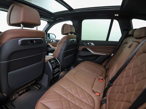 New 2026 BMW X5 M60i w/ Climate Comfort Package image 22