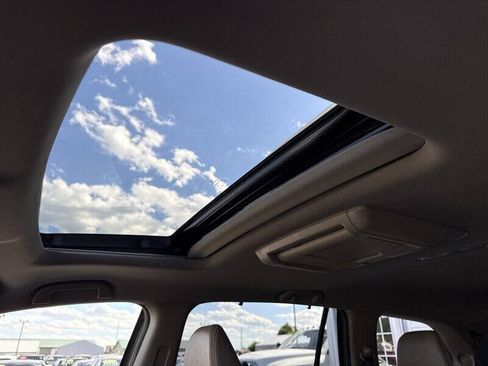 Used 2017 Honda Pilot Touring image 38