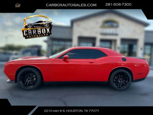 Used 2022 Dodge Challenger SXT w/ Blacktop Package RWD image 2