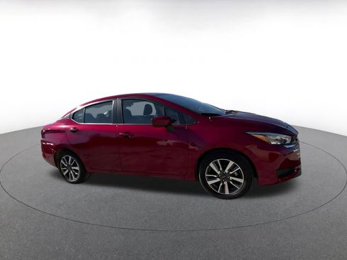 Used 2025 Nissan Versa SV image 2